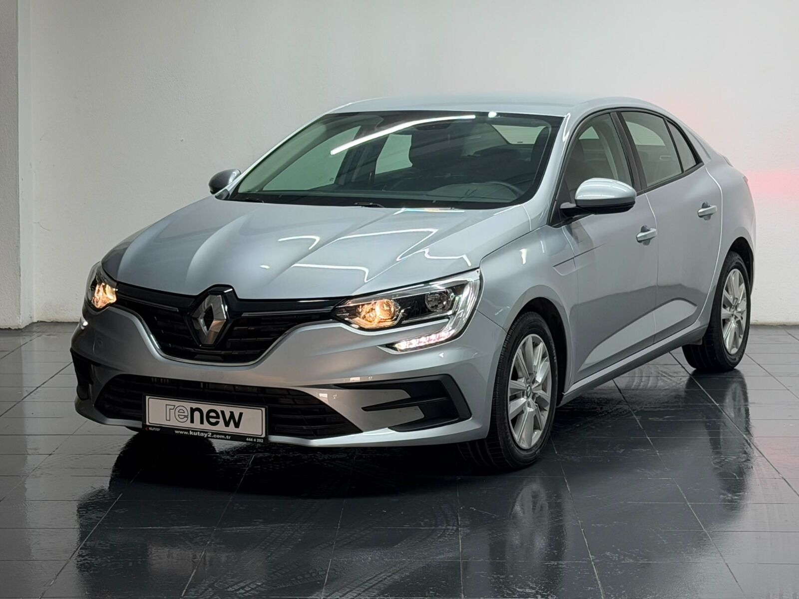 Renault Megane Sedan 1.3 TCe Touch EDC