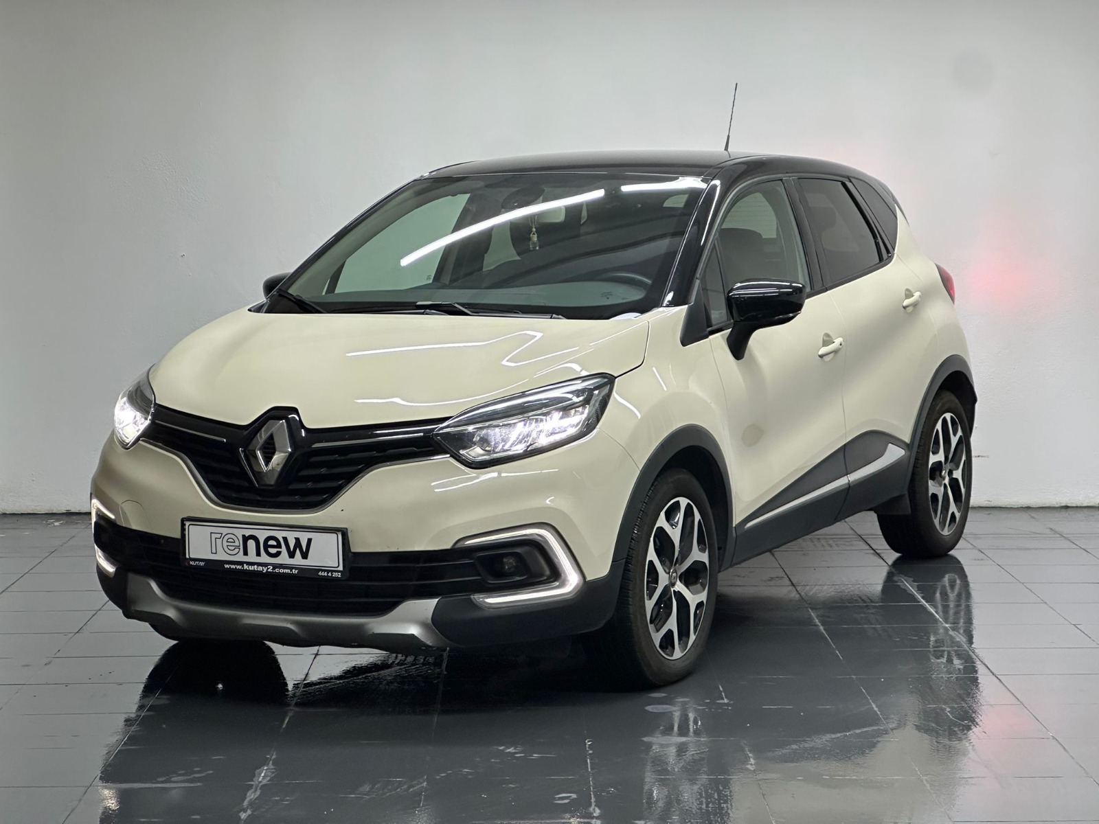 Renault Captur Crossover 1.5 DCI Icon EDC