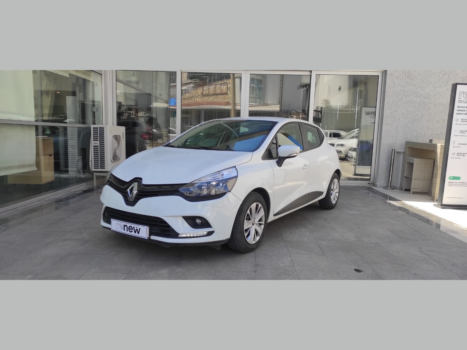Renault Clio Hatchback 1.2 16V Joy