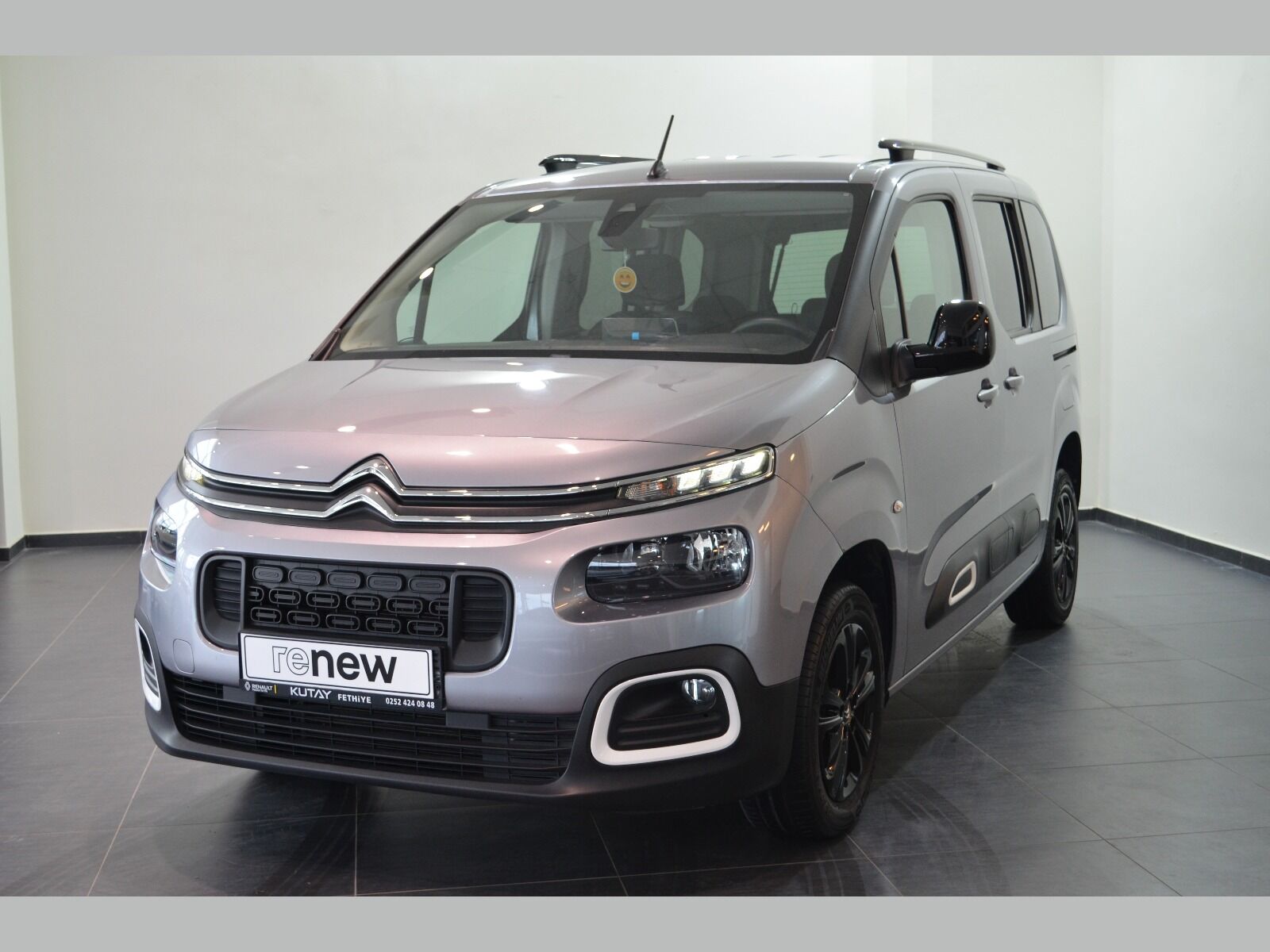 Citroen Berlingo 1.5 BlueHDI Shine	S&S EAT8