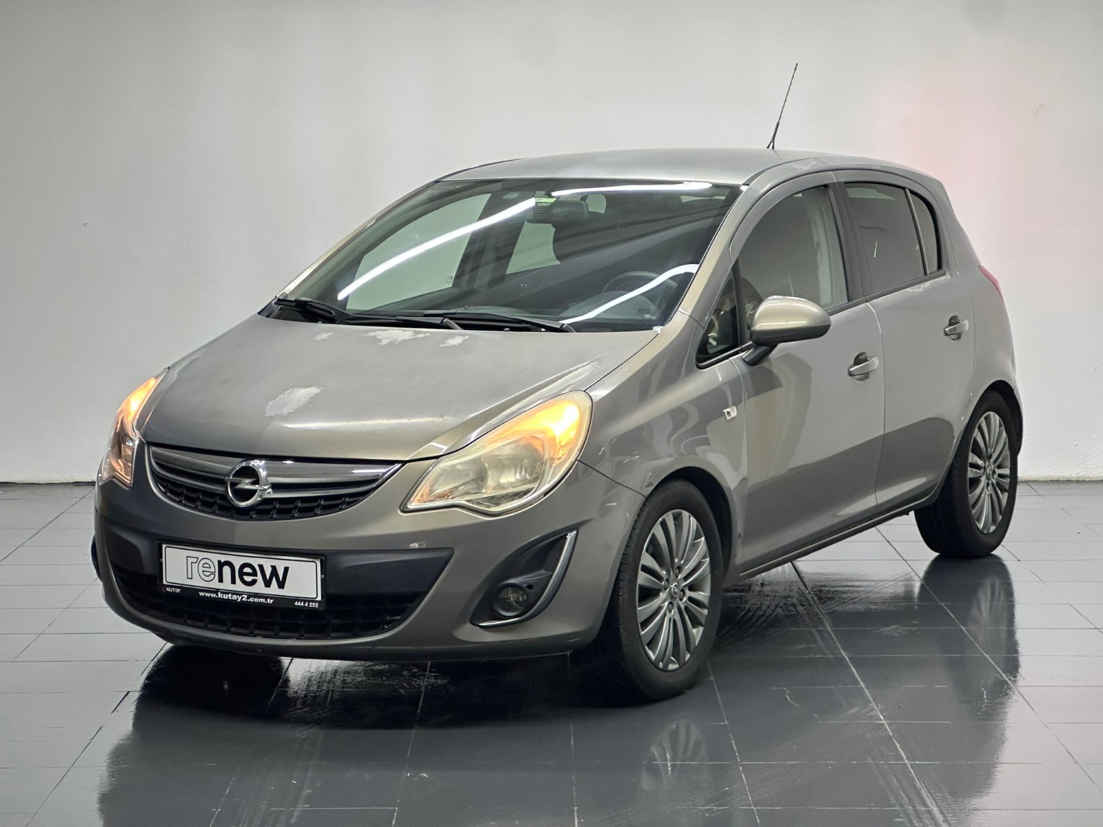 Opel Corsa Hatchback 1.4i Twinport Active 16'Alaşım Jant Otomatik
