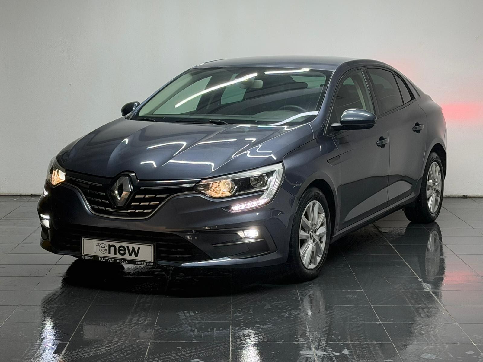 Renault Megane Sedan 1.3 TCe Joy Comfort EDC