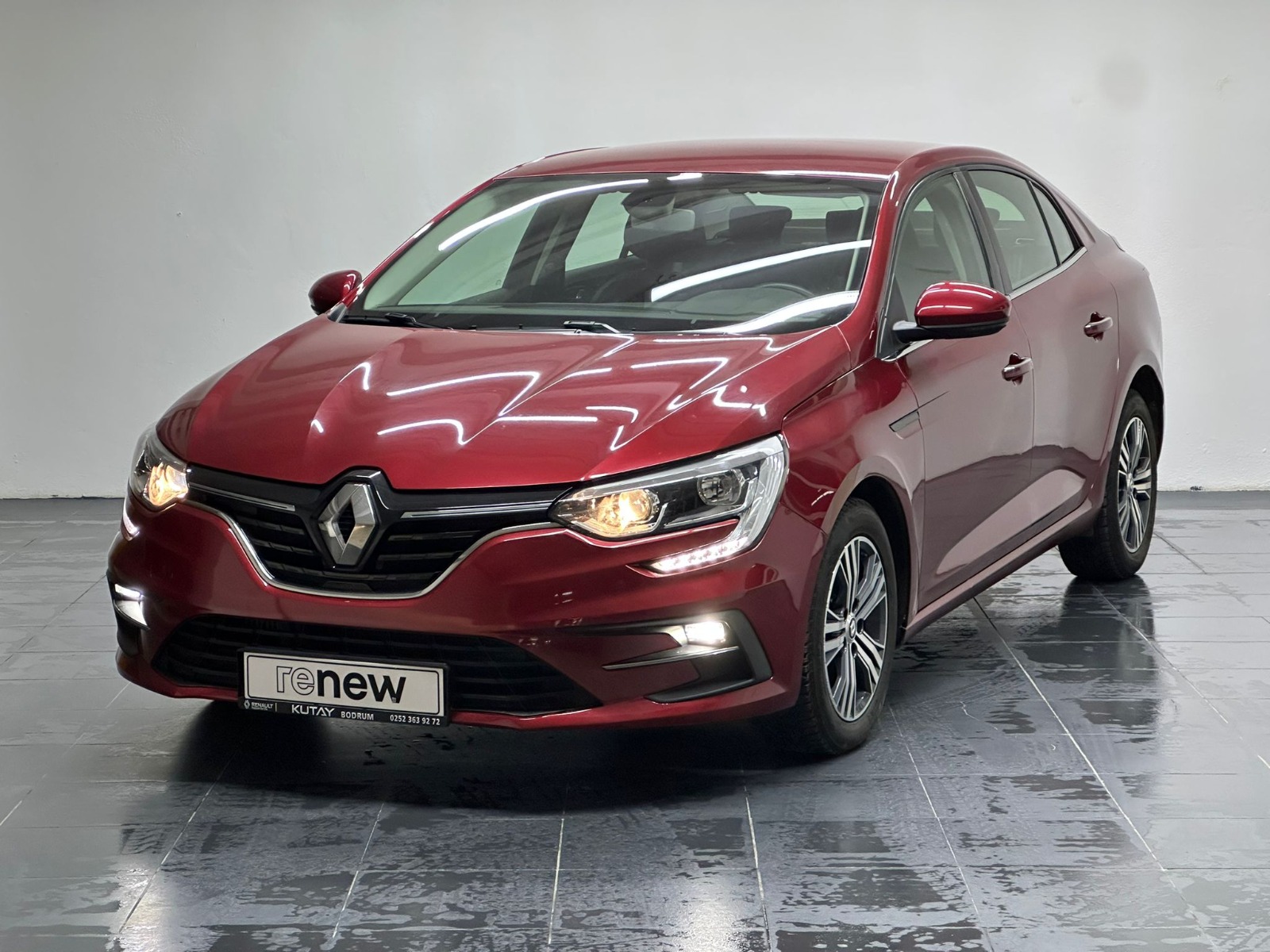 Renault Megane Sedan 1.3 TCe Touch EDC