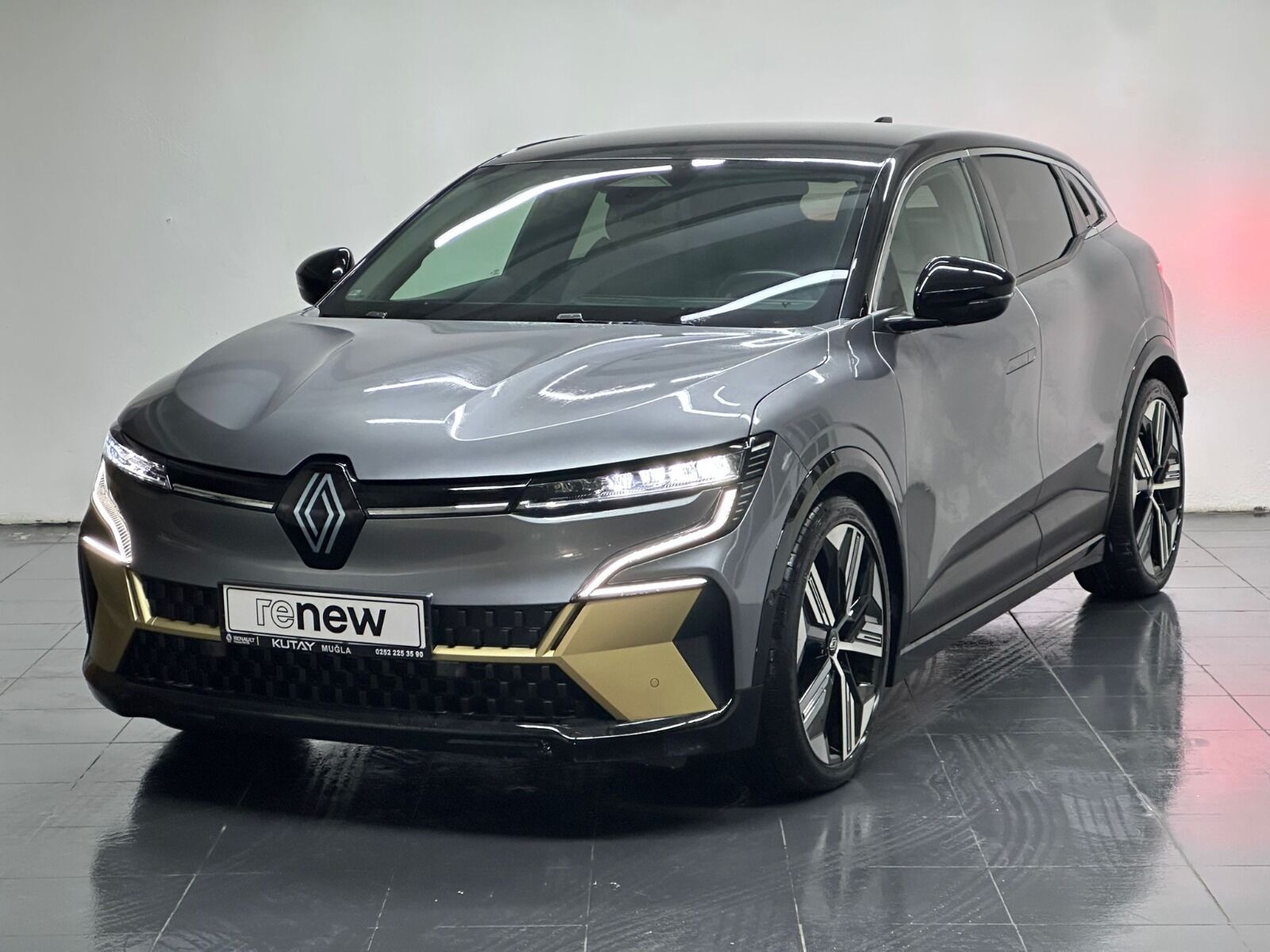Renault Megane E-Tech Crossover EV60 Iconic Otomatik