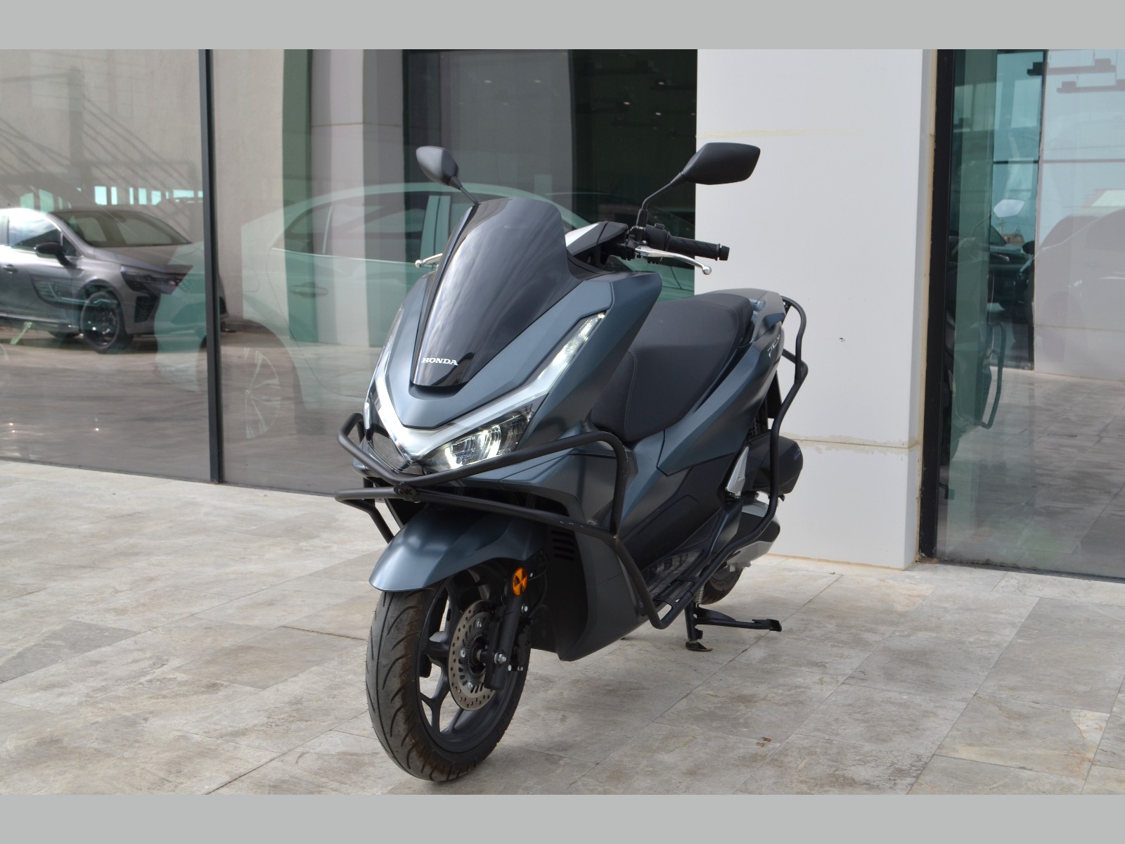 Honda PCX Scooter / Maxi Scooter