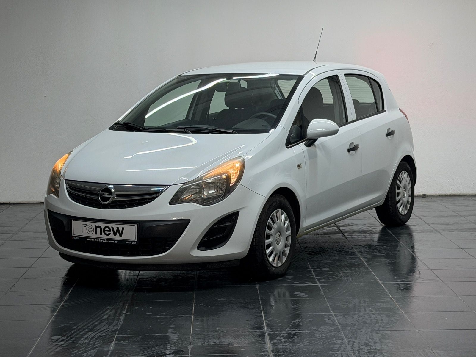 Opel Corsa 1.2 Twinport Essentia 15'Alaşım Jant
