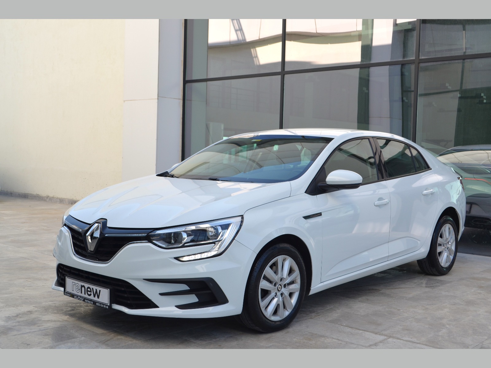 Renault Megane Sedan 1.3 TCe Joy EDC