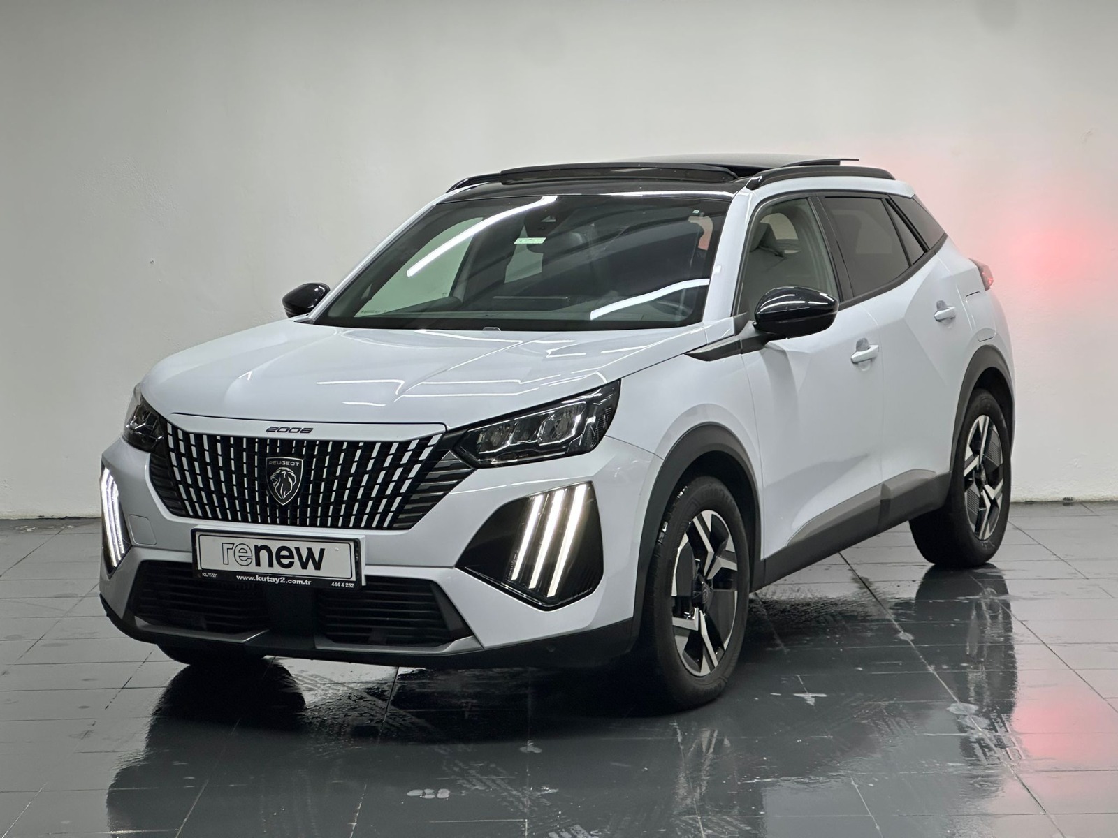 Peugeot 2008 Crossover 1.2 PureTech Allure EAT8