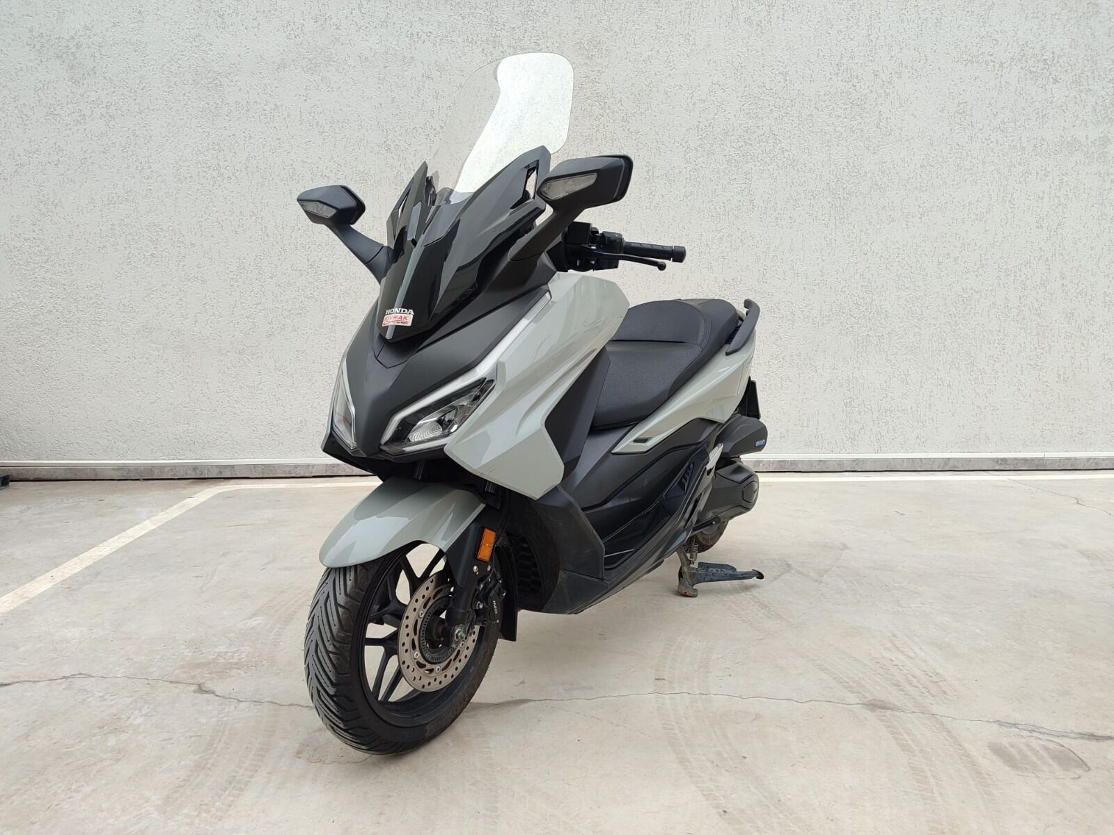 Honda NSS250 Forza Scooter / Maxi Scooter