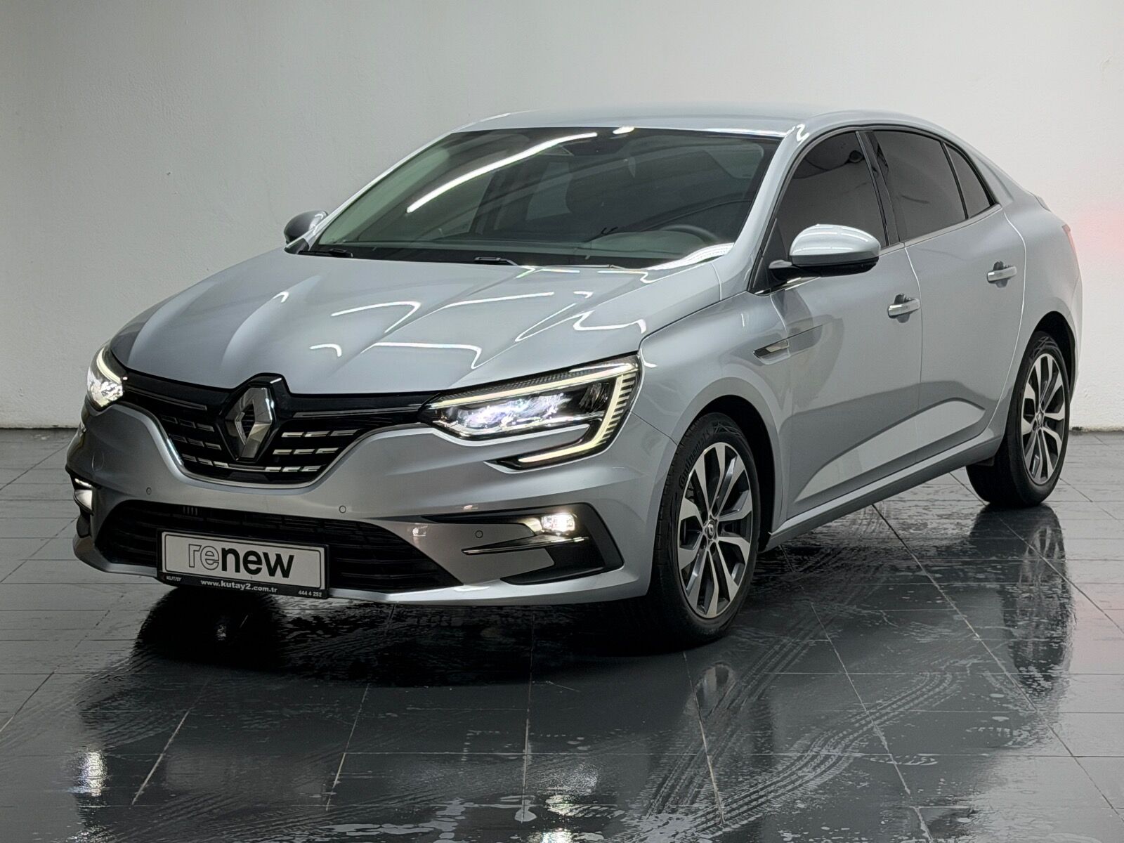 Renault Megane Sedan 1.3 TCe Icon EDC