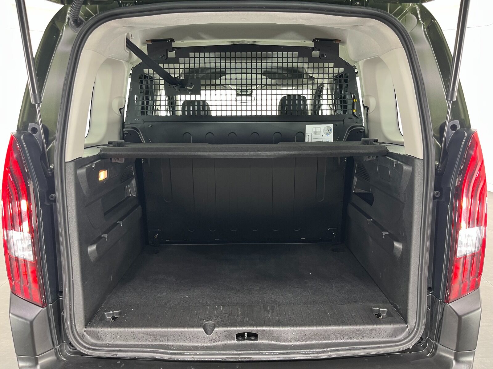 Peugeot Rifter 1.5 BlueHDI Allure EAT8 - 2025 - Detay