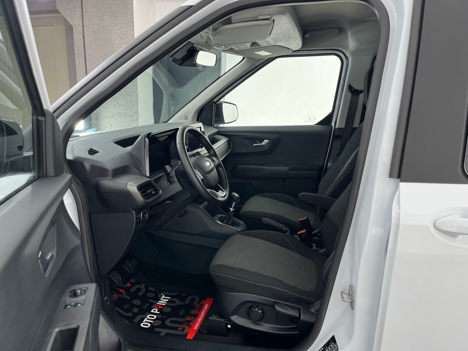 Ford Tourneo Courier 1.5L EcoBlue Deluxe - 2024 - Detay