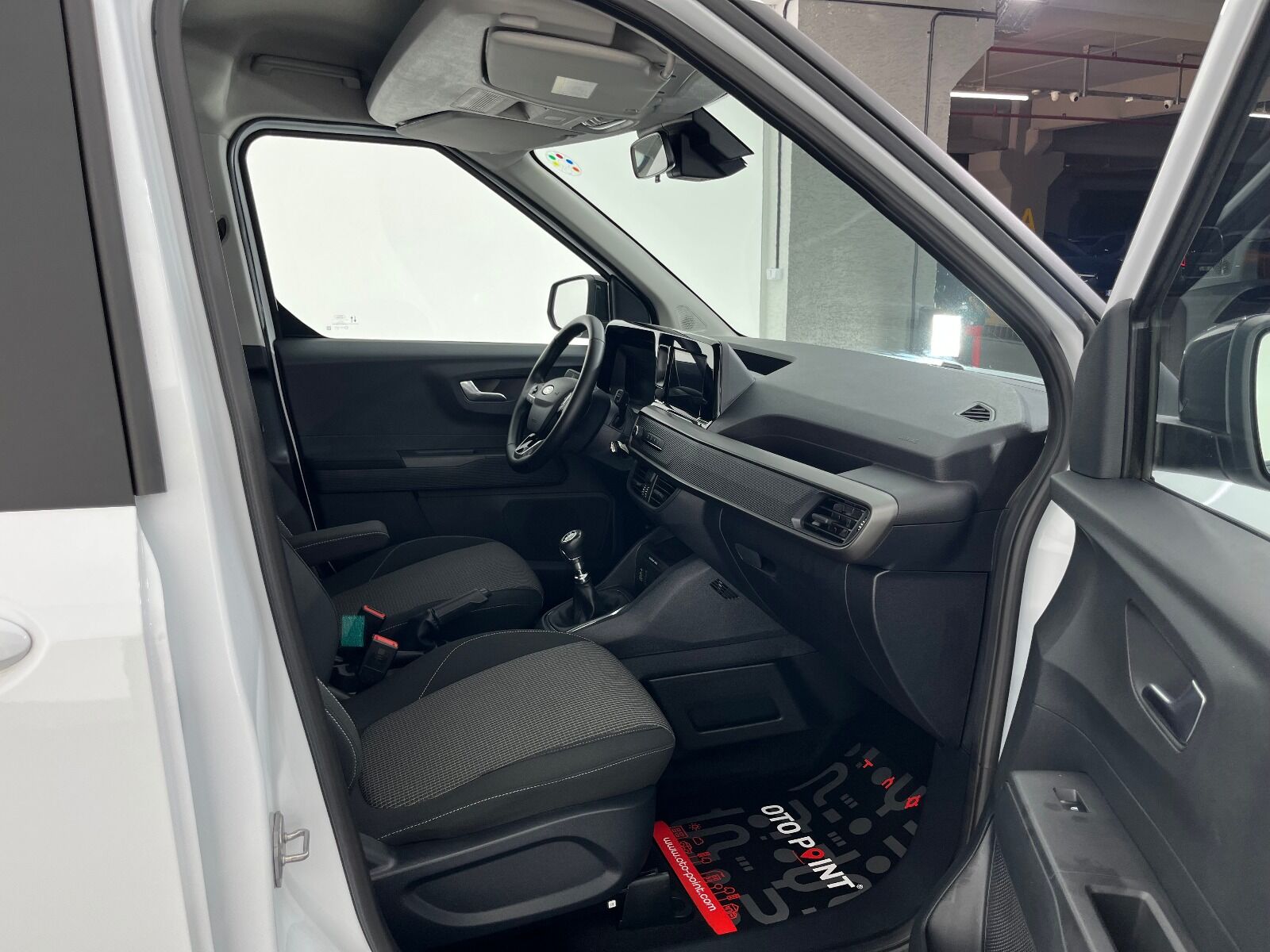 Ford Tourneo Courier 1.5L EcoBlue Deluxe - 2024 - Detay