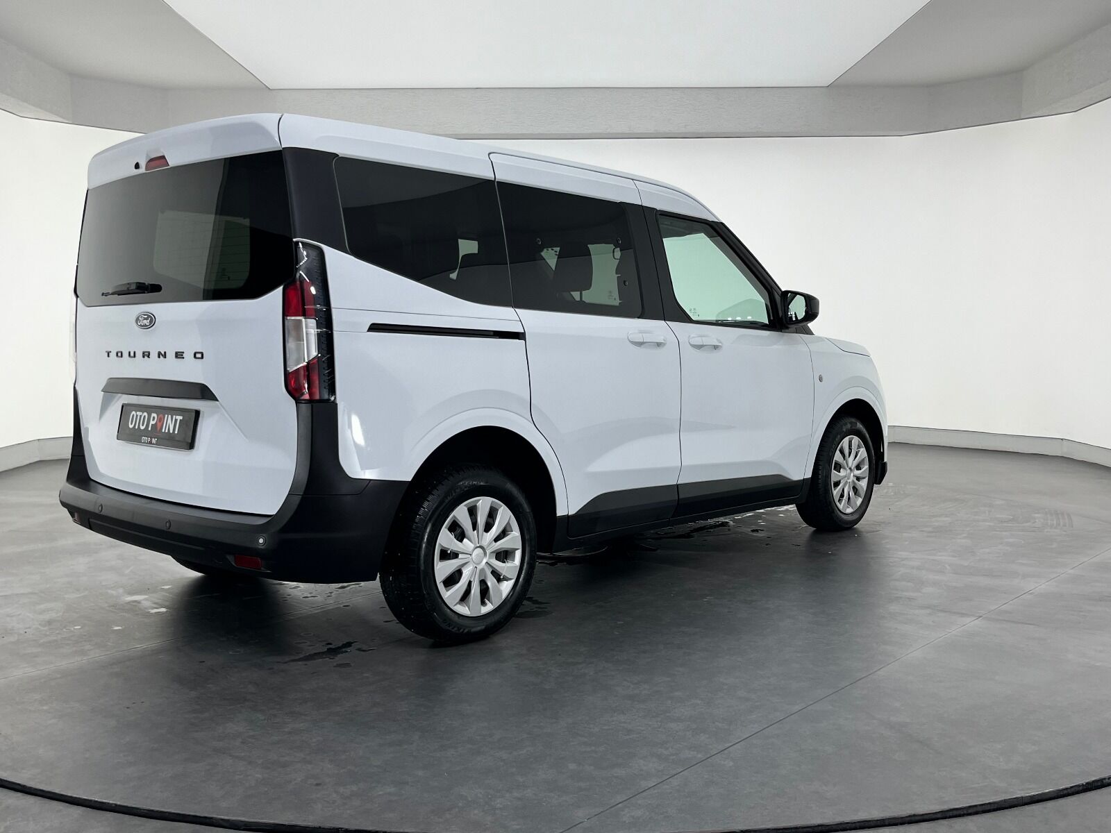 Ford Tourneo Courier 1.5L EcoBlue Deluxe - 2024 - Detay