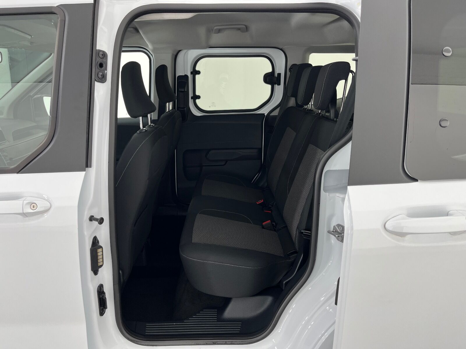 Ford Tourneo Courier 1.5L EcoBlue Deluxe - 2024 - Detay