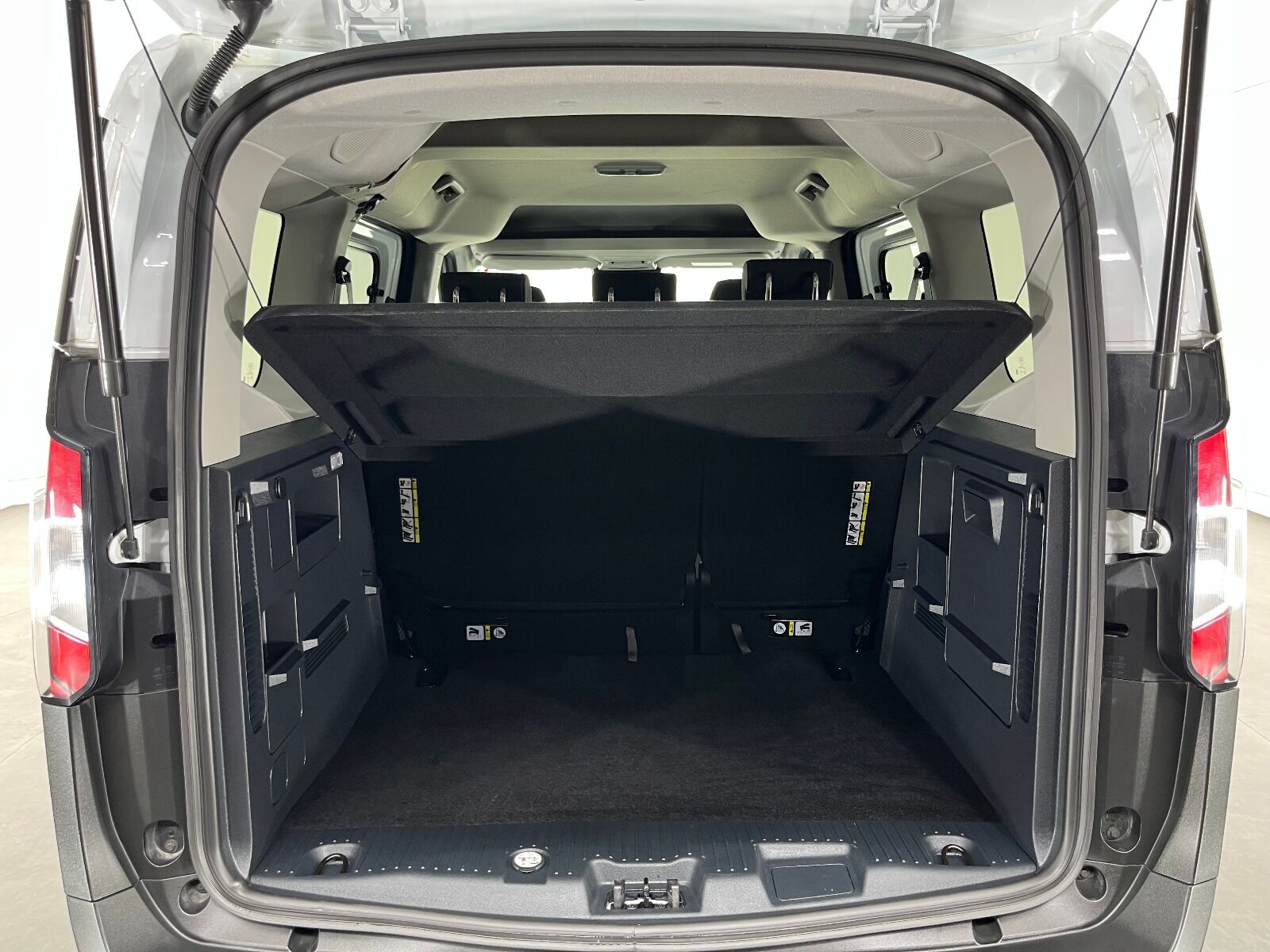 Ford Tourneo Courier 1.5L EcoBlue Deluxe - 2024 - Detay