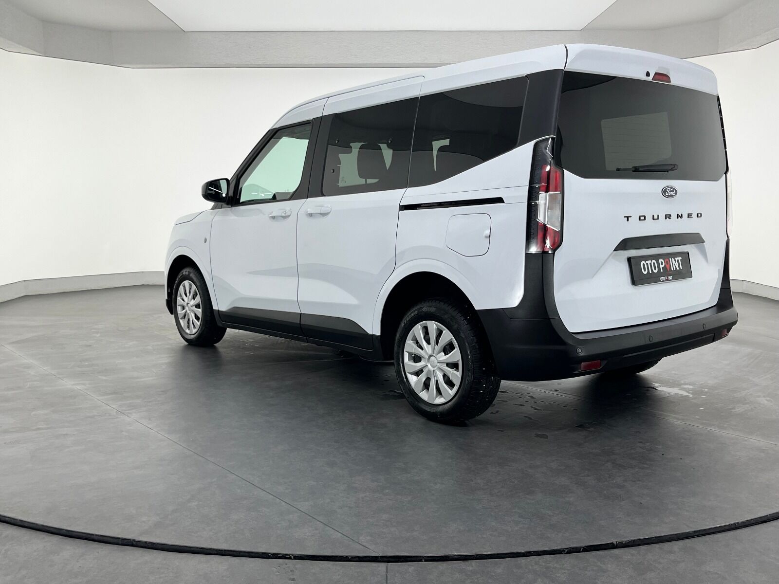 Ford Tourneo Courier 1.5L EcoBlue Deluxe - 2024 - Detay