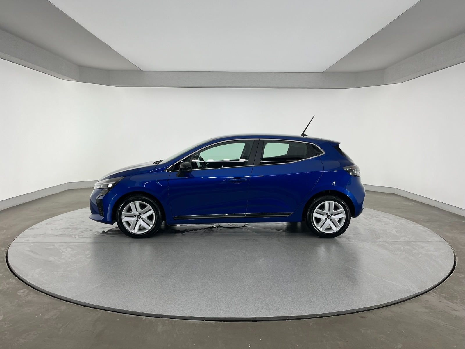 Renault Clio Hatchback 1.0 TCe Evolution X-Tronic - 2024 - Detay