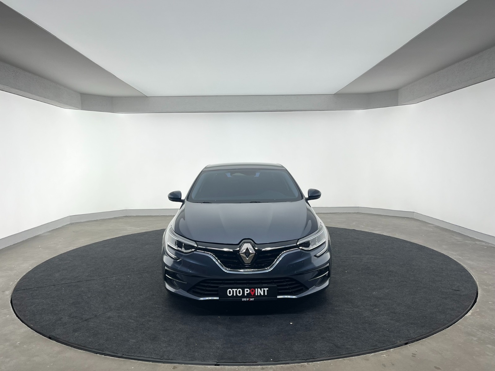 Renault Megane Sedan 1.3 TCe Touch EDC - 2024