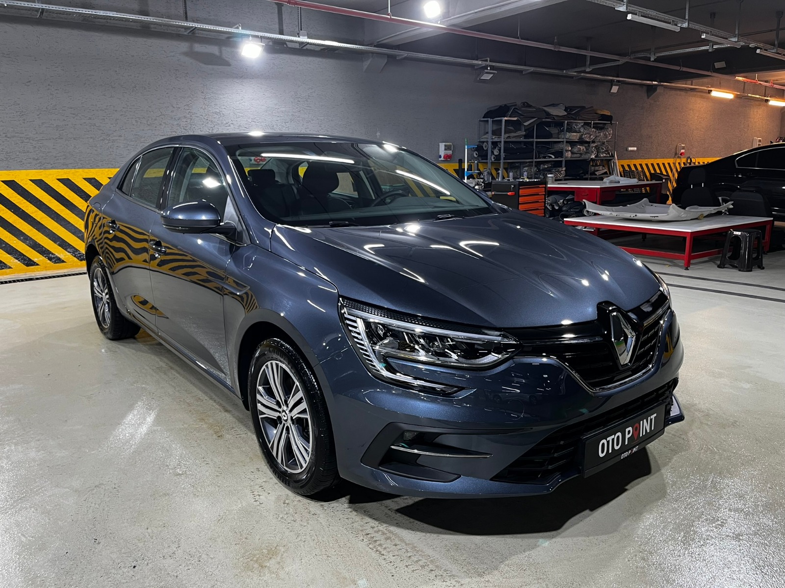 Renault Megane Sedan 1.3 TCe Touch EDC - 2024 - 34MBN767