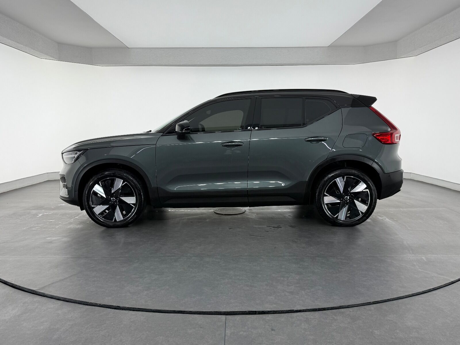 Volvo EX40 Single Motor Extended Range Ultra - 2025 - Detay