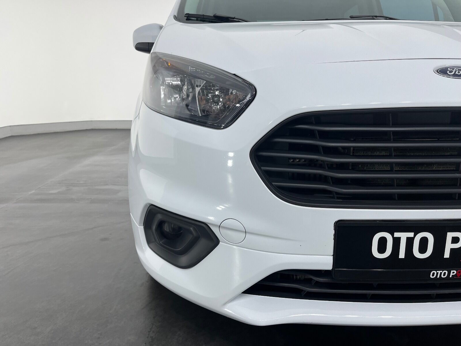 Ford Tourneo Courier 1.5 TDCI Deluxe - 2023 - Detay