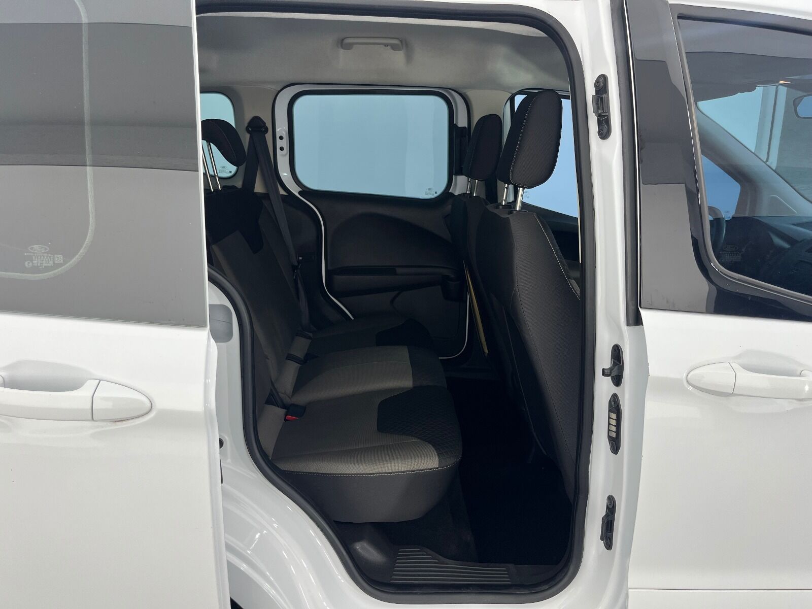 Ford Tourneo Courier 1.5 TDCI Deluxe - 2023 - Detay
