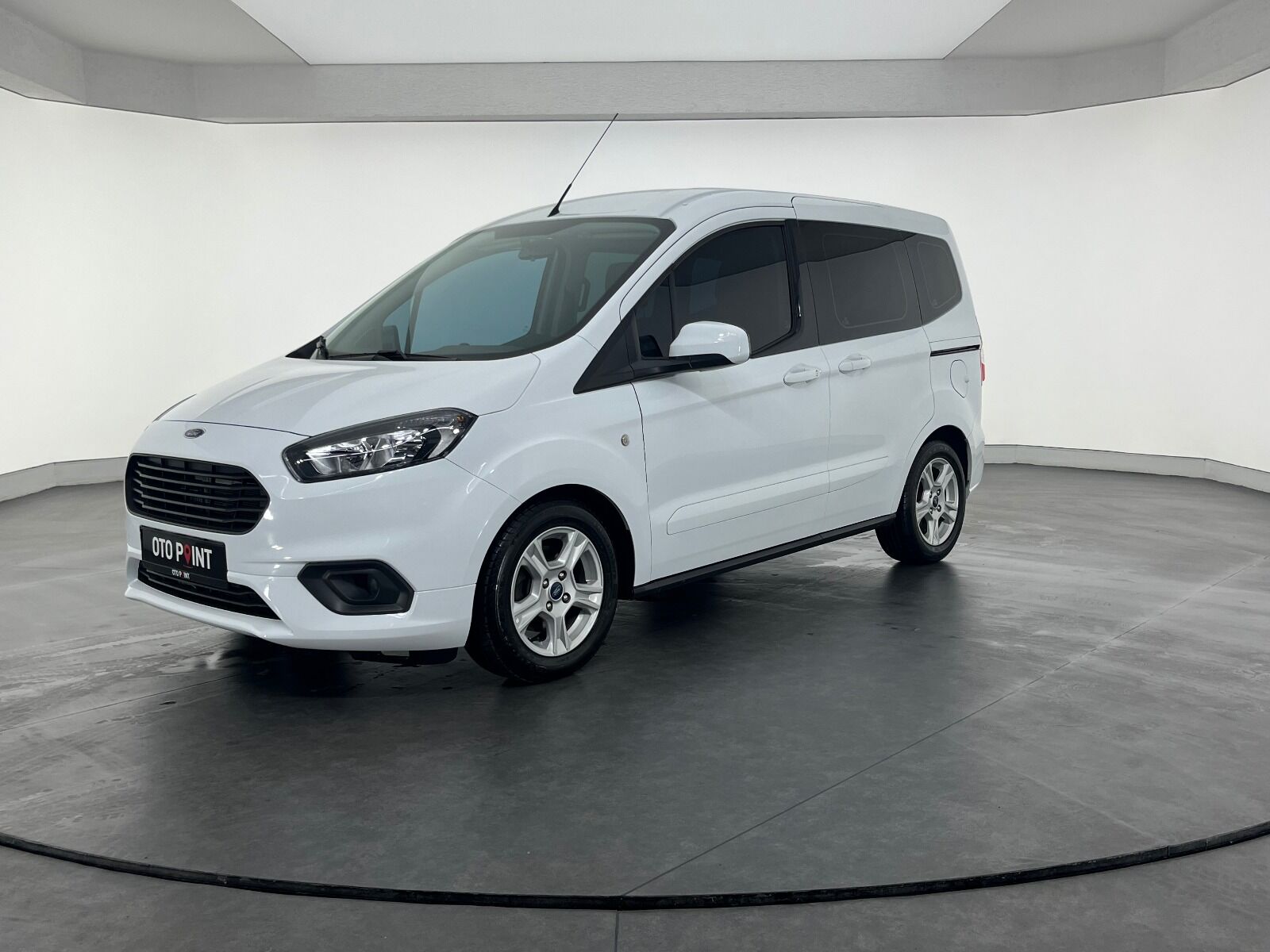 Ford Tourneo Courier 1.5 TDCI Deluxe - 2023 - Detay