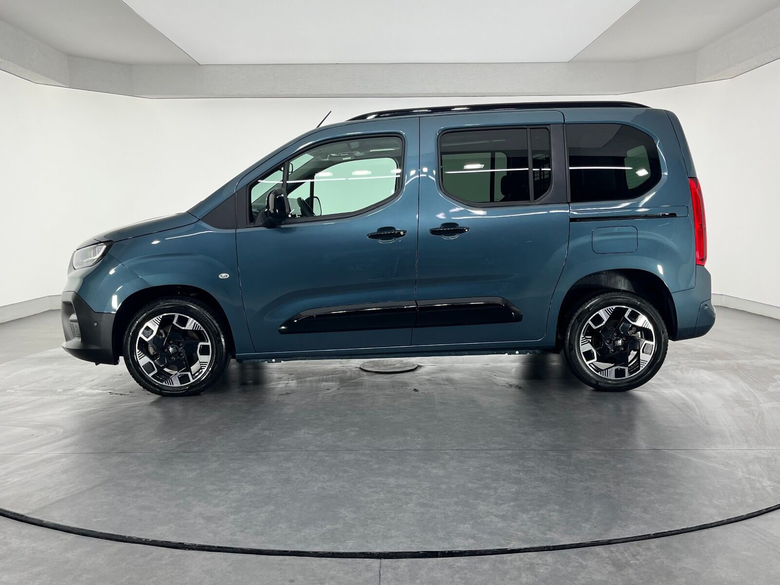 Fiat Doblo Combi 1.5 BlueHDI Premio Plus Otomatik - 2025 - Detay