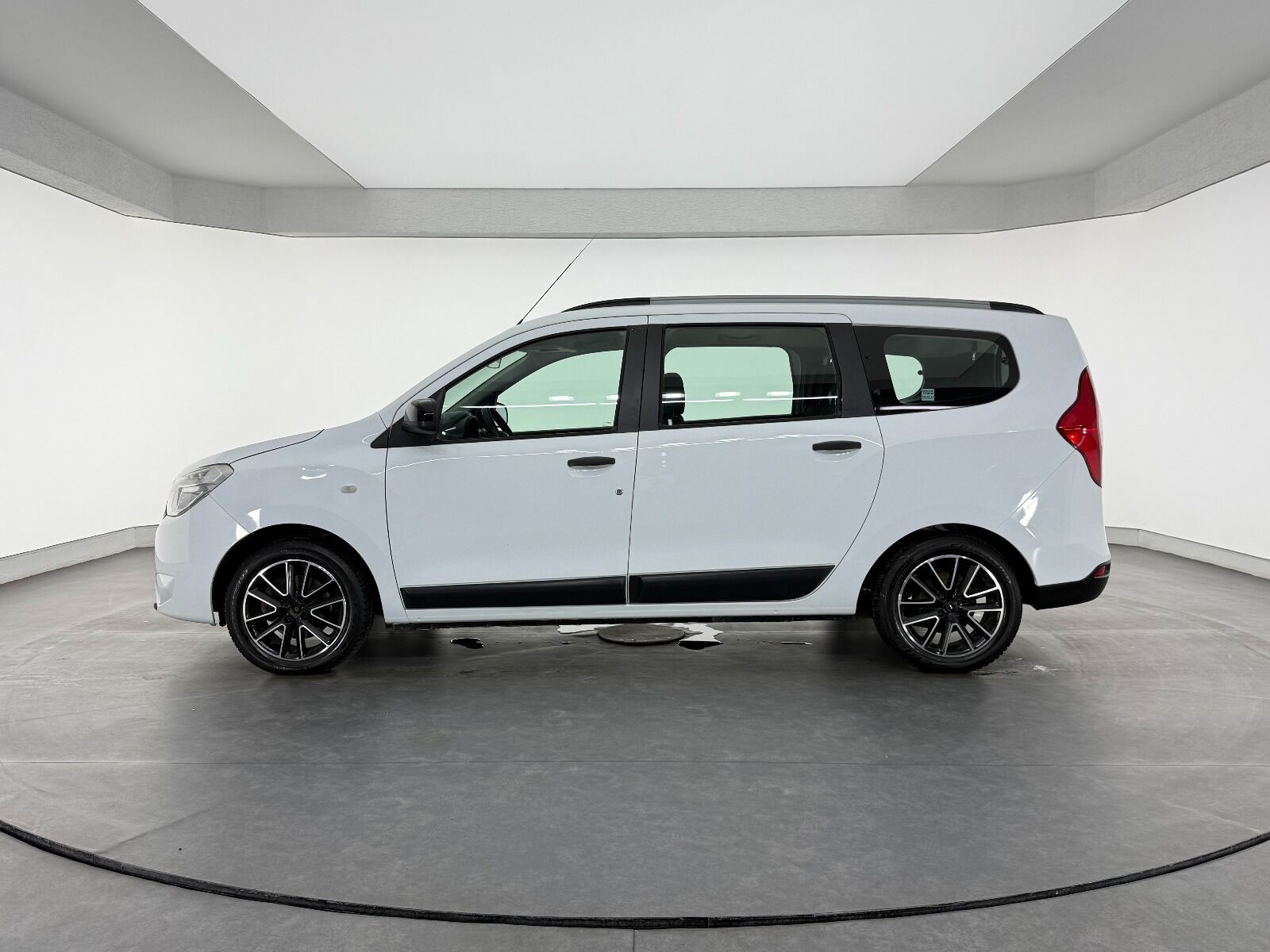 Dacia Lodgy 1.5 BlueDCI (7 Koltuk) Laureate - 2020 - Detay