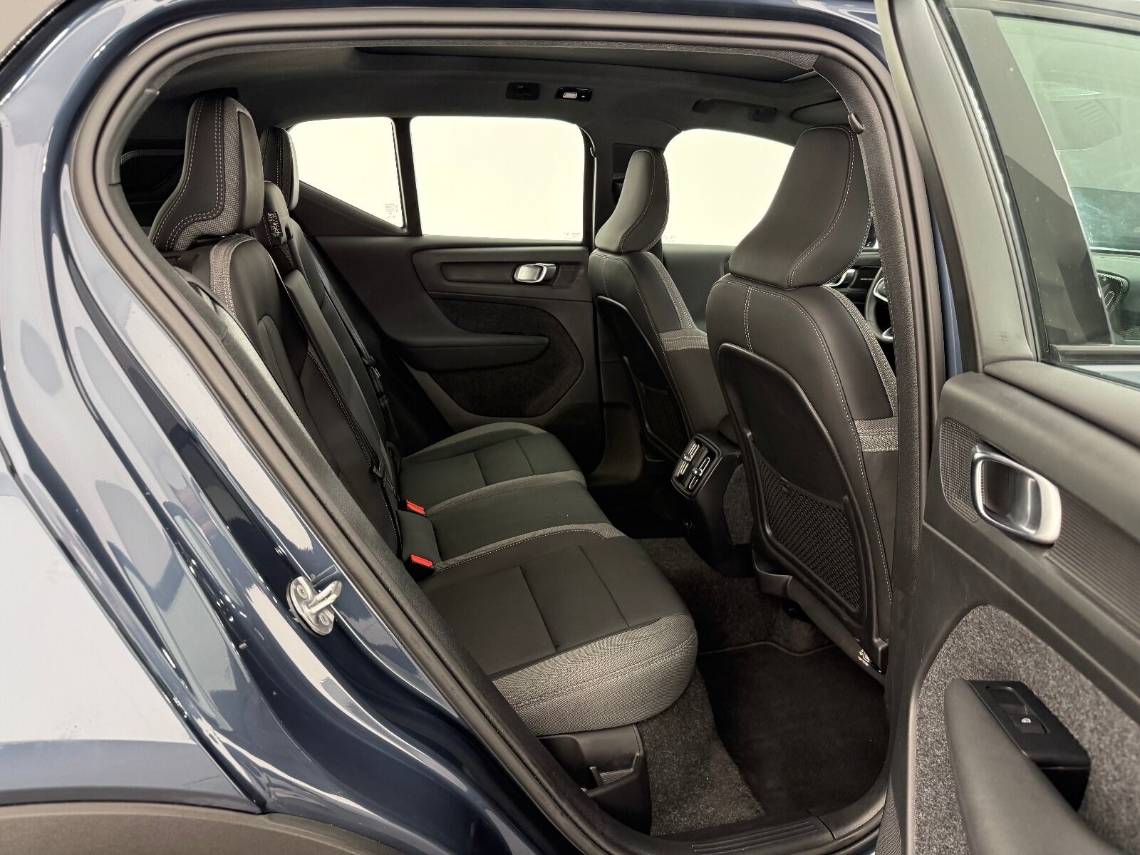 Volvo EX40 Single Motor Extended Range Ultra - 2025 - Detay