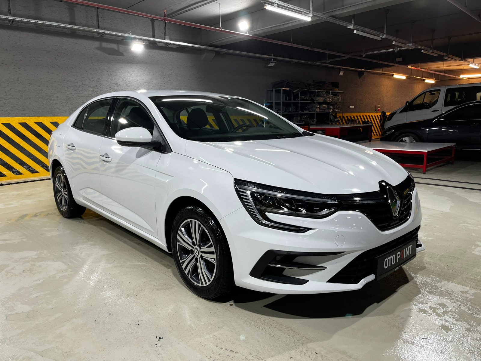 Renault Megane Sedan 1.3 TCe Touch EDC - 2024