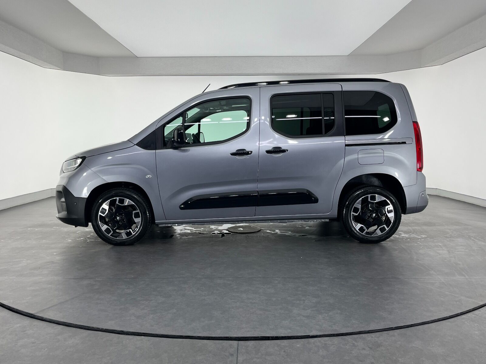 Fiat Doblo Combi 1.5 BlueHDİ Premio Plus - 2025 - Detay
