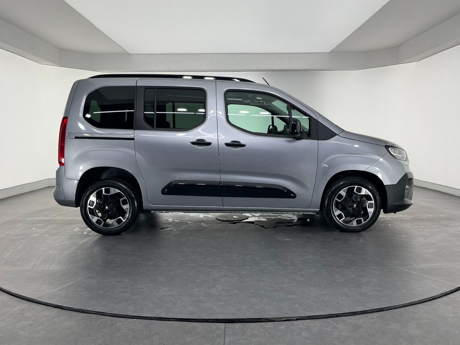 Fiat Doblo Combi 1.5 BlueHDİ Premio Plus - 2025 - Detay