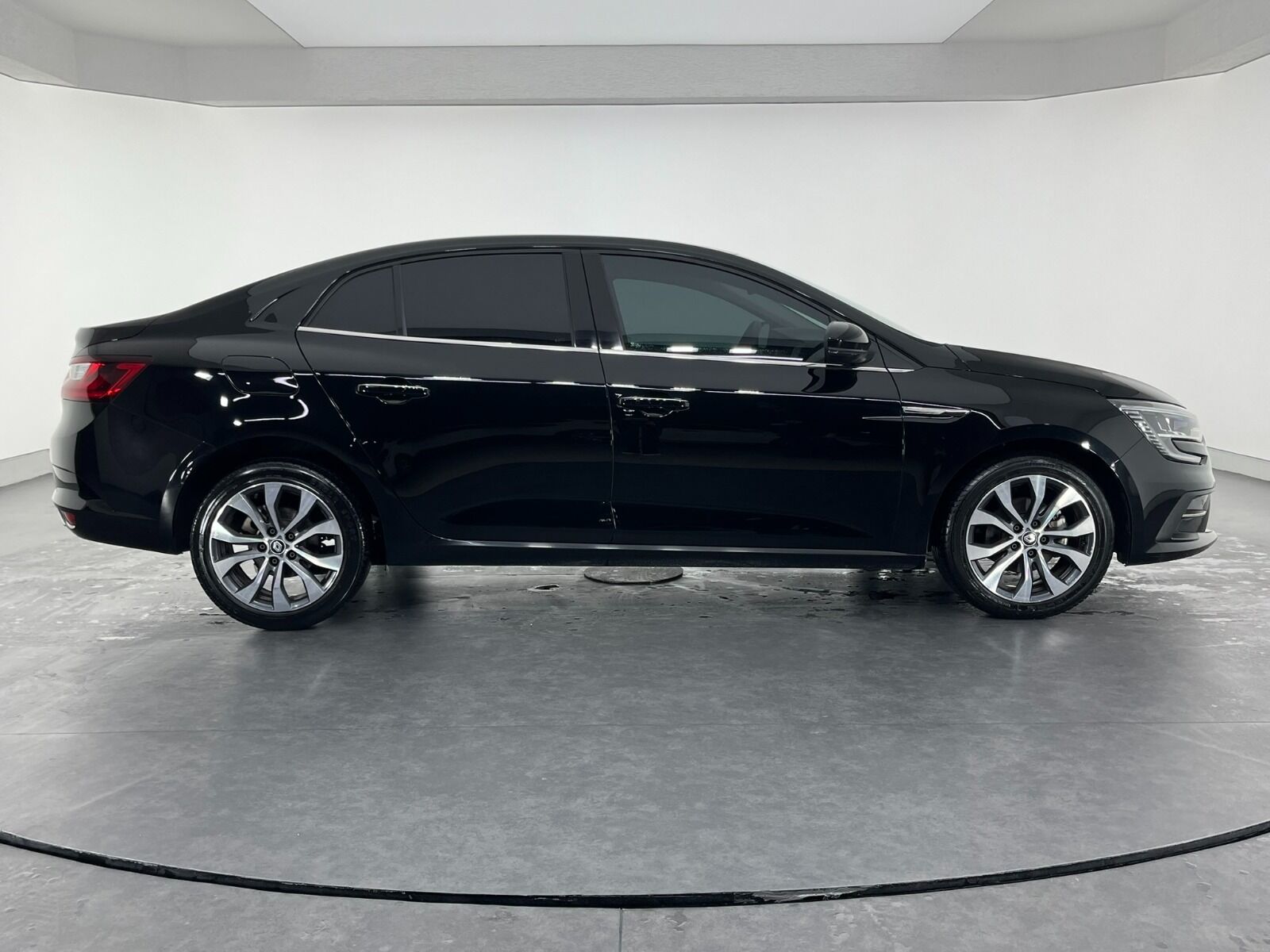 Renault Megane Sedan 1.5 Blue DCI Icon EDC - 2024 - Detay