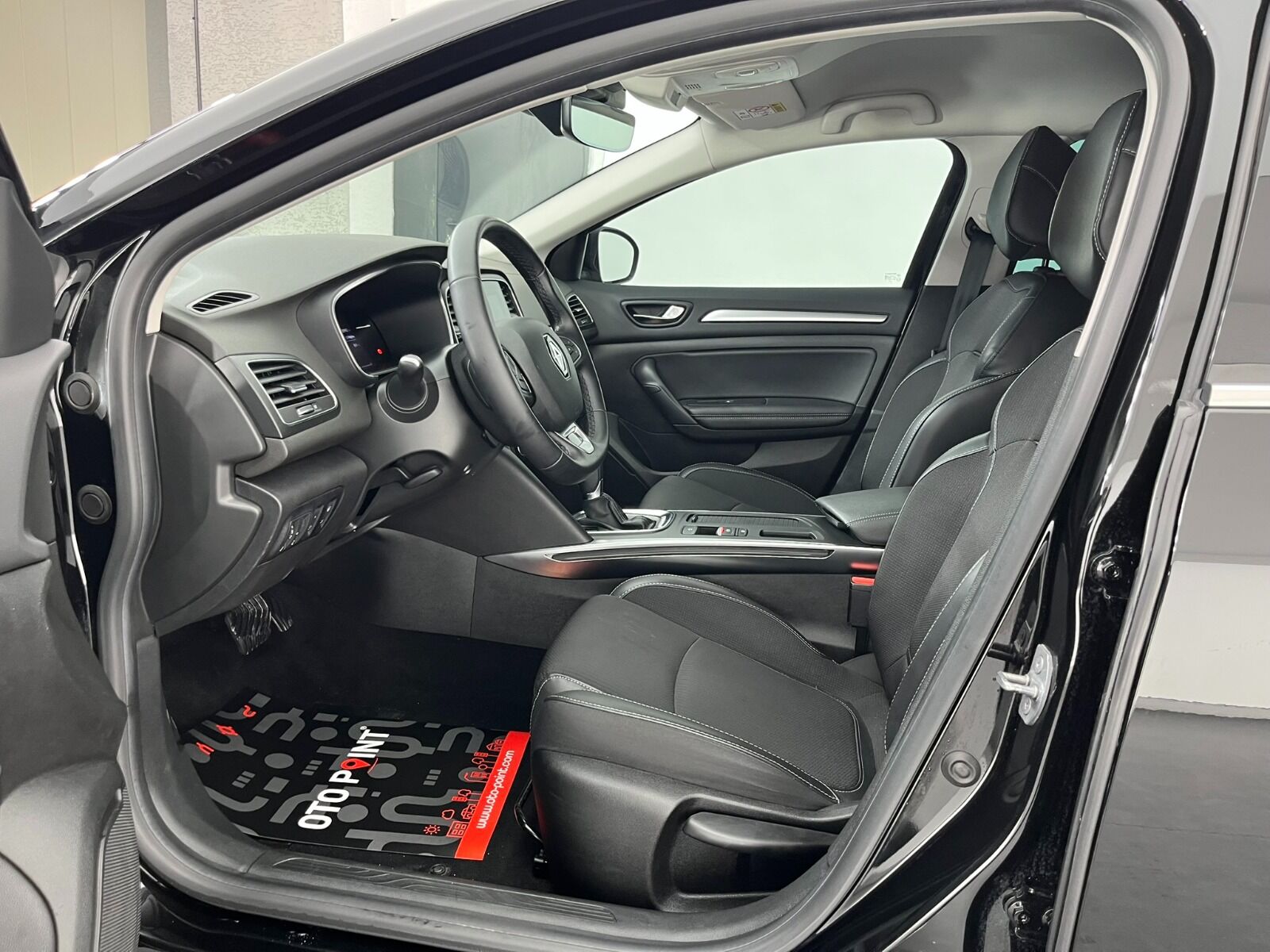 Renault Megane Sedan 1.5 Blue DCI Icon EDC - 2024 - Detay