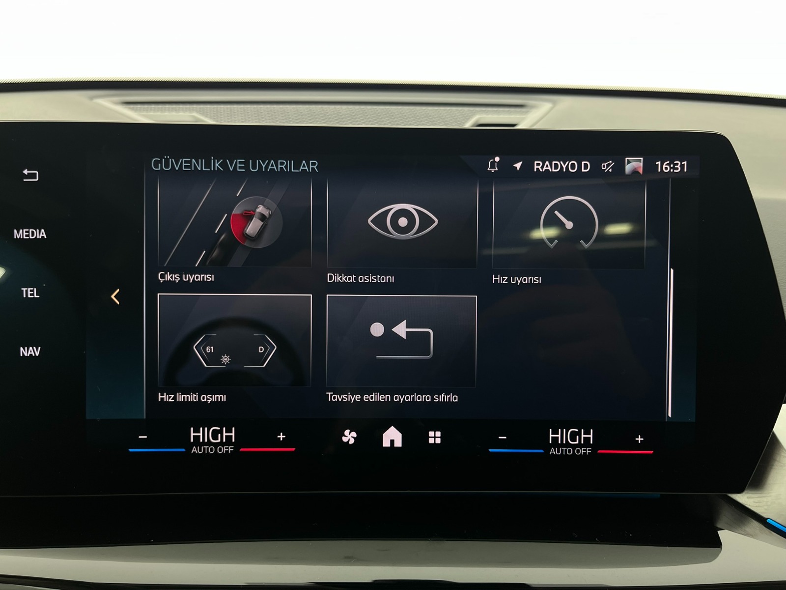 BMW X1 SUV 25e xDrive X Line Otomatik - 2025 - Detay