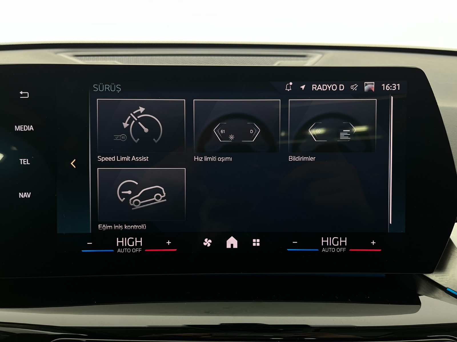 BMW X1 SUV 25e xDrive X Line Otomatik - 2025 - Detay