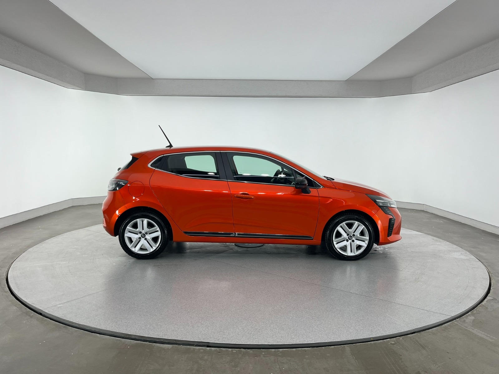 Renault Clio Hatchback 1.0 TCe Evolution X-Tronic - 2024 - Detay