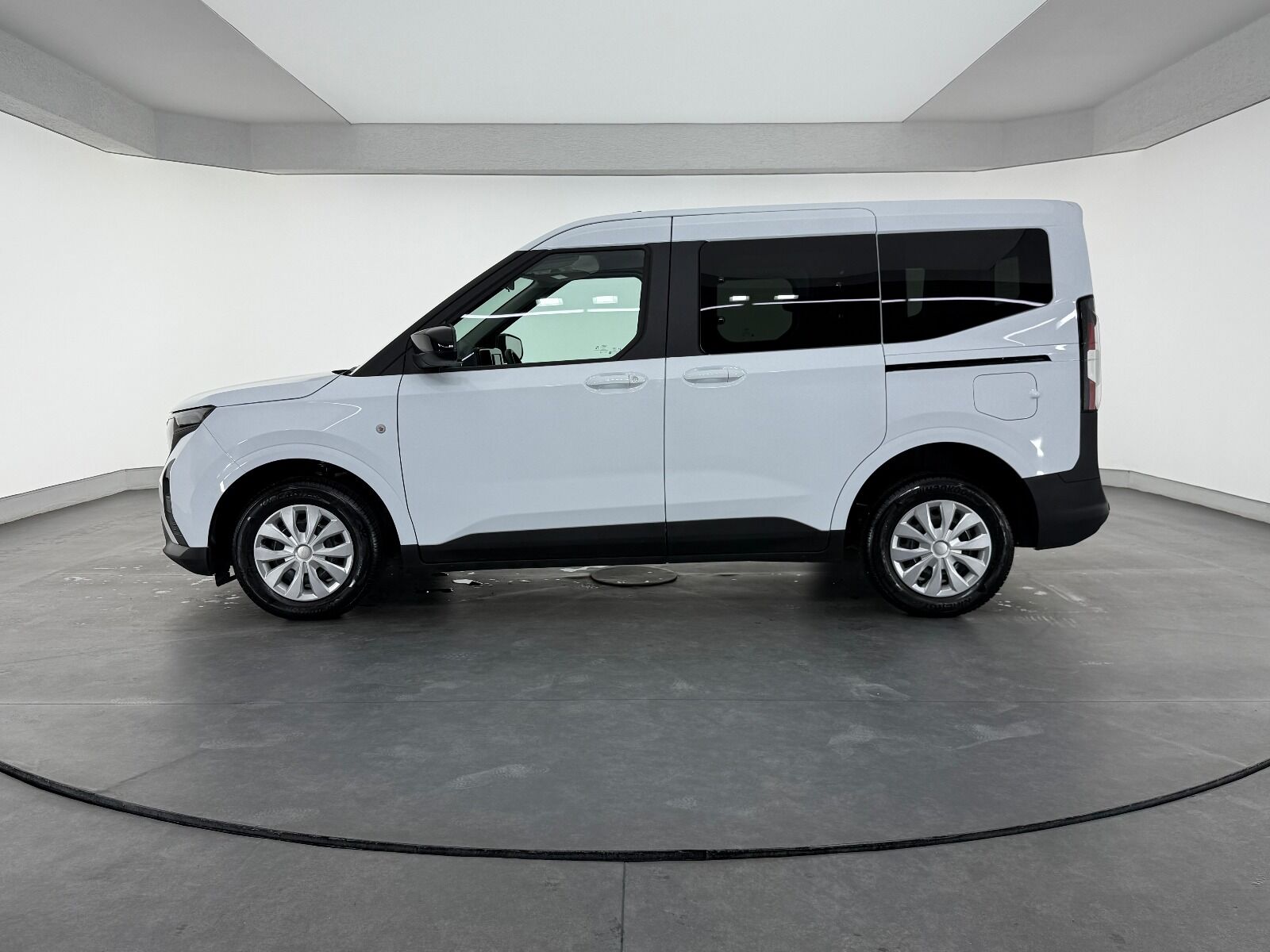 Ford Tourneo Courier 1.5L EcoBlue Deluxe - 2025 - Detay
