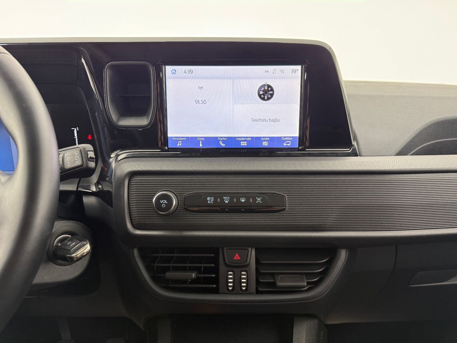 Ford Tourneo Courier 1.5L EcoBlue Deluxe - 2025 - Detay