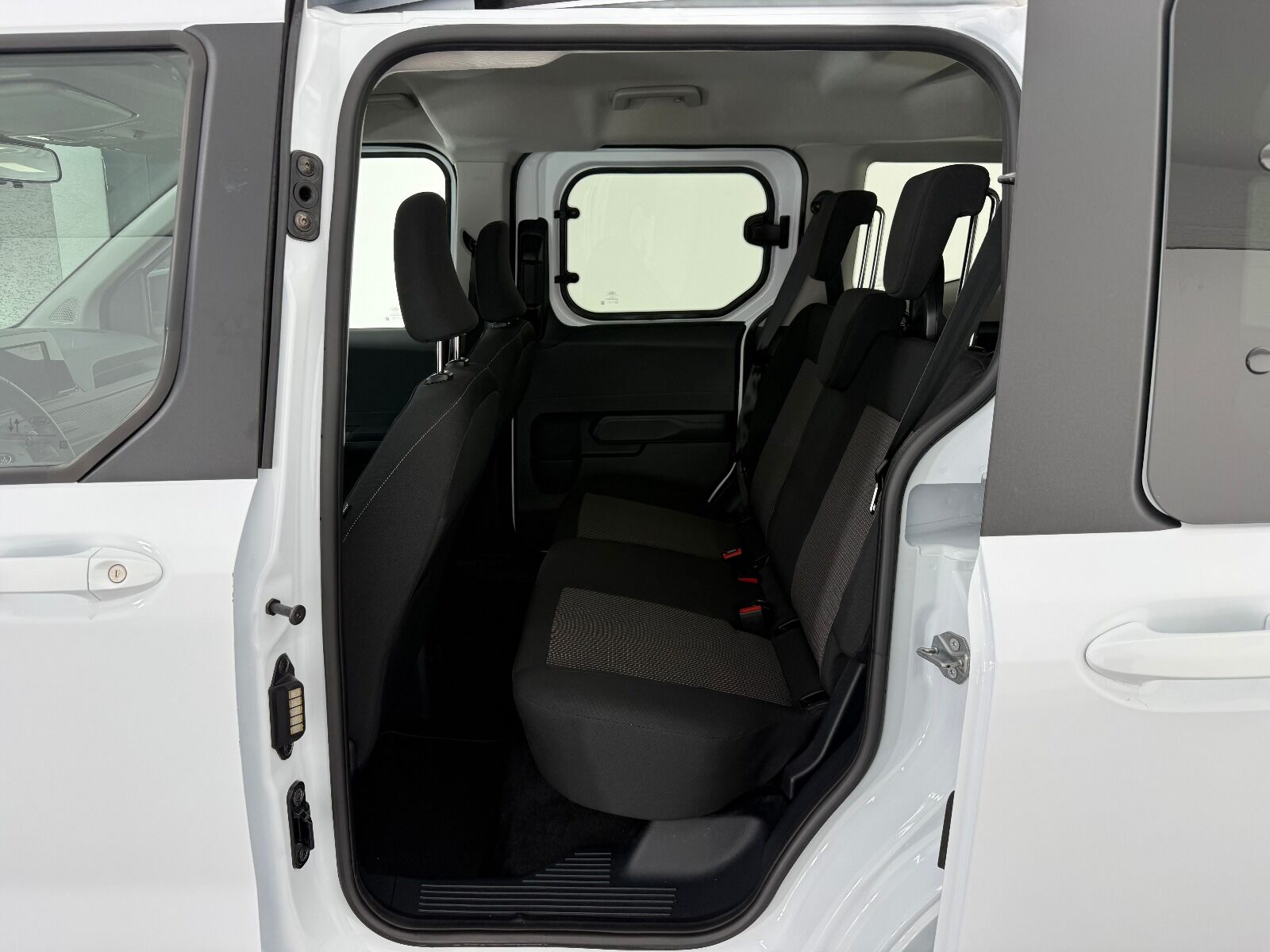Ford Tourneo Courier 1.5L EcoBlue Deluxe - 2025 - Detay