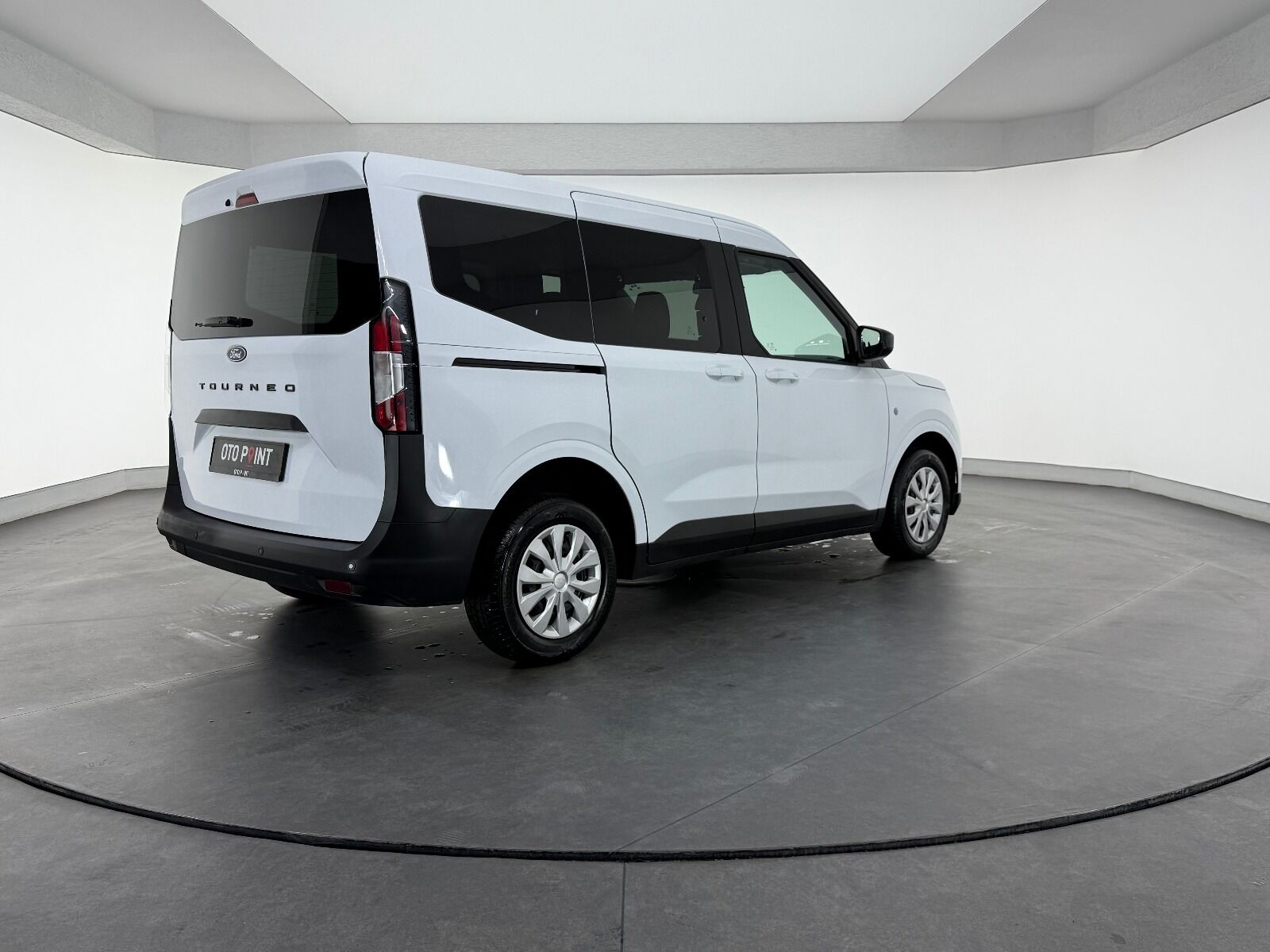 Ford Tourneo Courier 1.5L EcoBlue Deluxe - 2025 - Detay