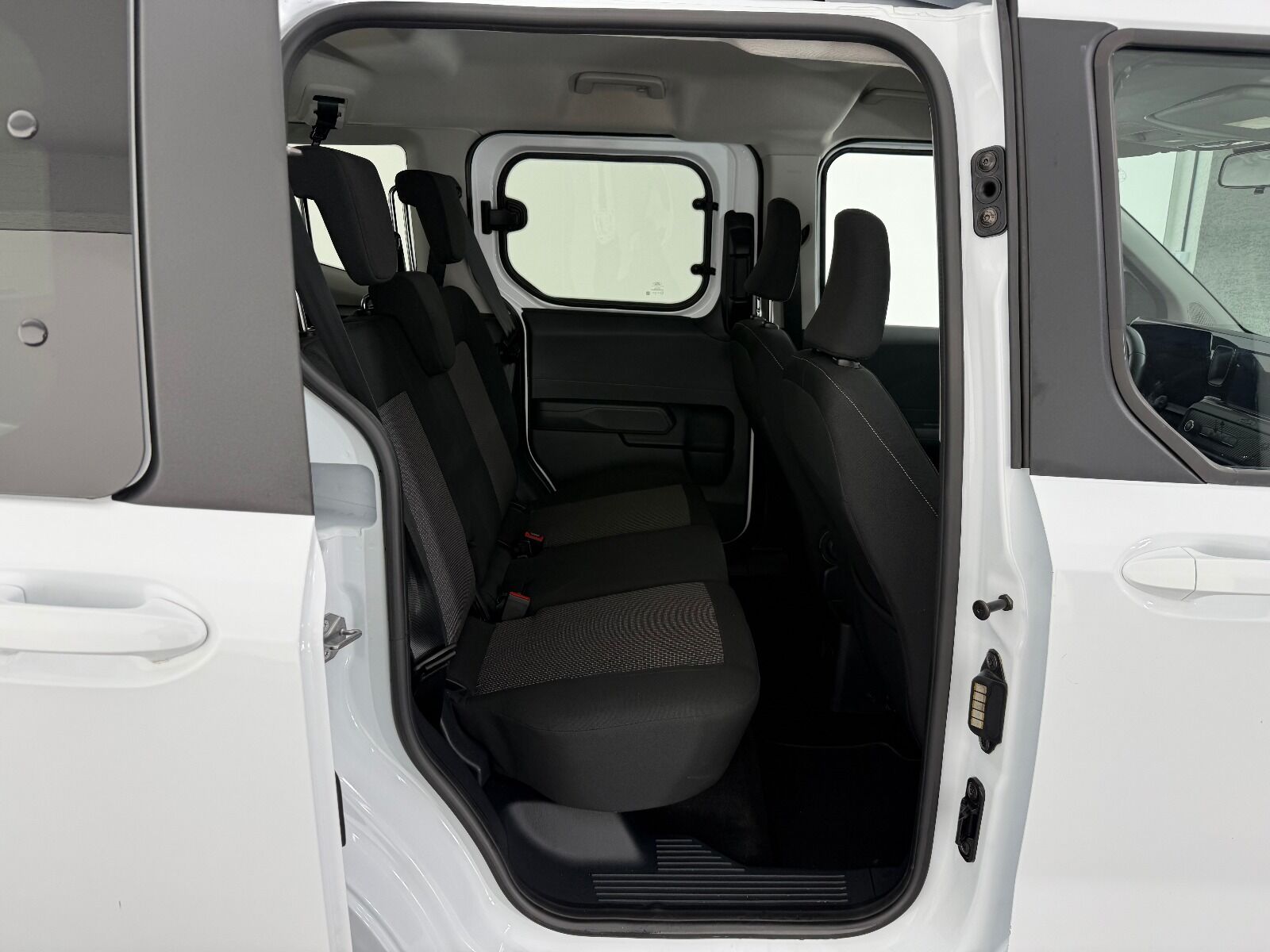 Ford Tourneo Courier 1.5L EcoBlue Deluxe - 2025 - Detay