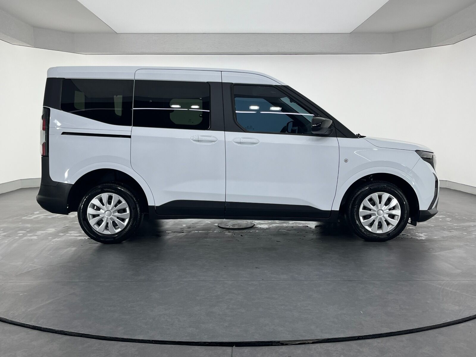 Ford Tourneo Courier Kombi 1.5 EcoBlue Deluxe - 2025 - Detay