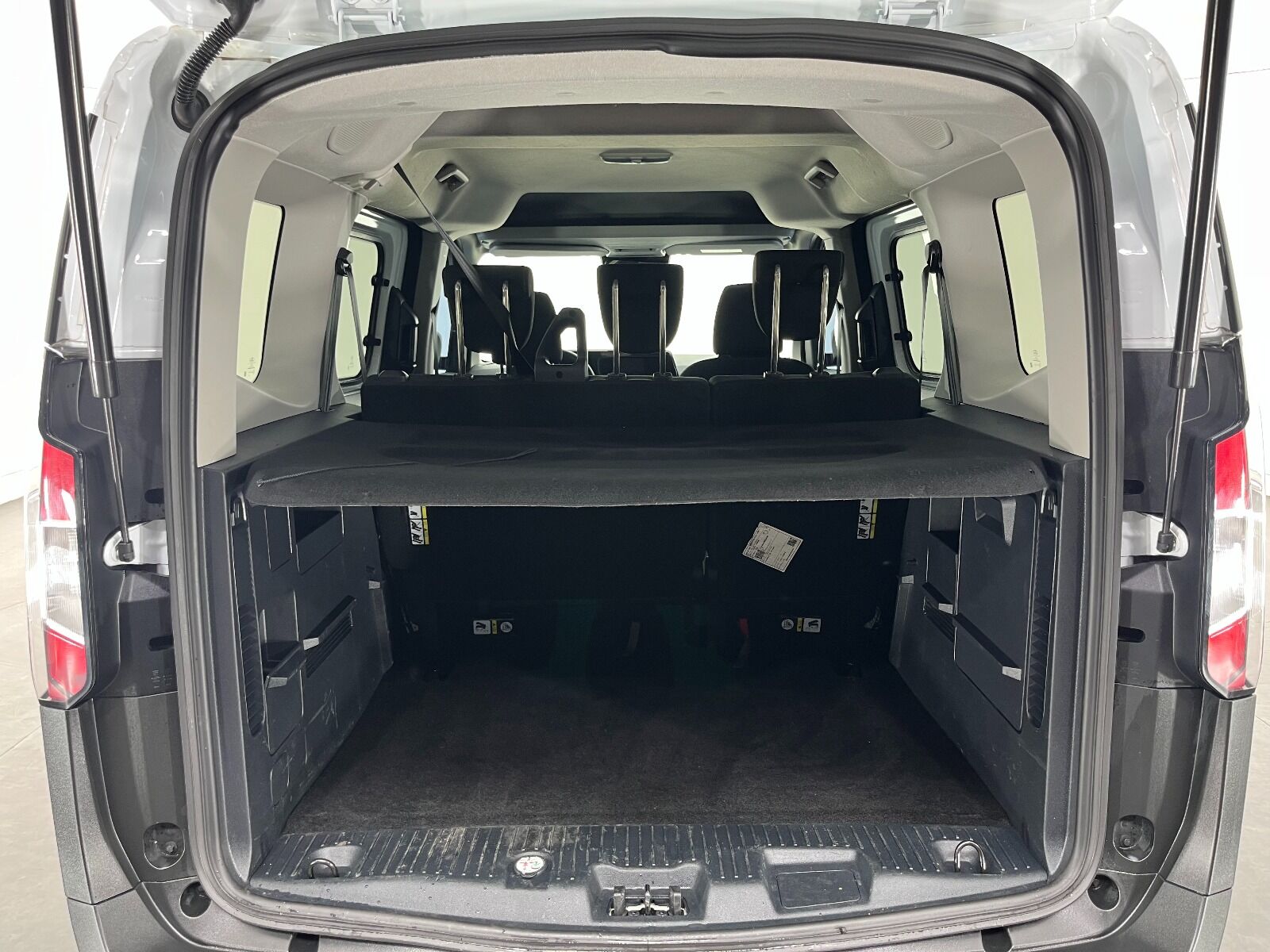 Ford Tourneo Courier Kombi 1.5 EcoBlue Deluxe - 2025 - Detay