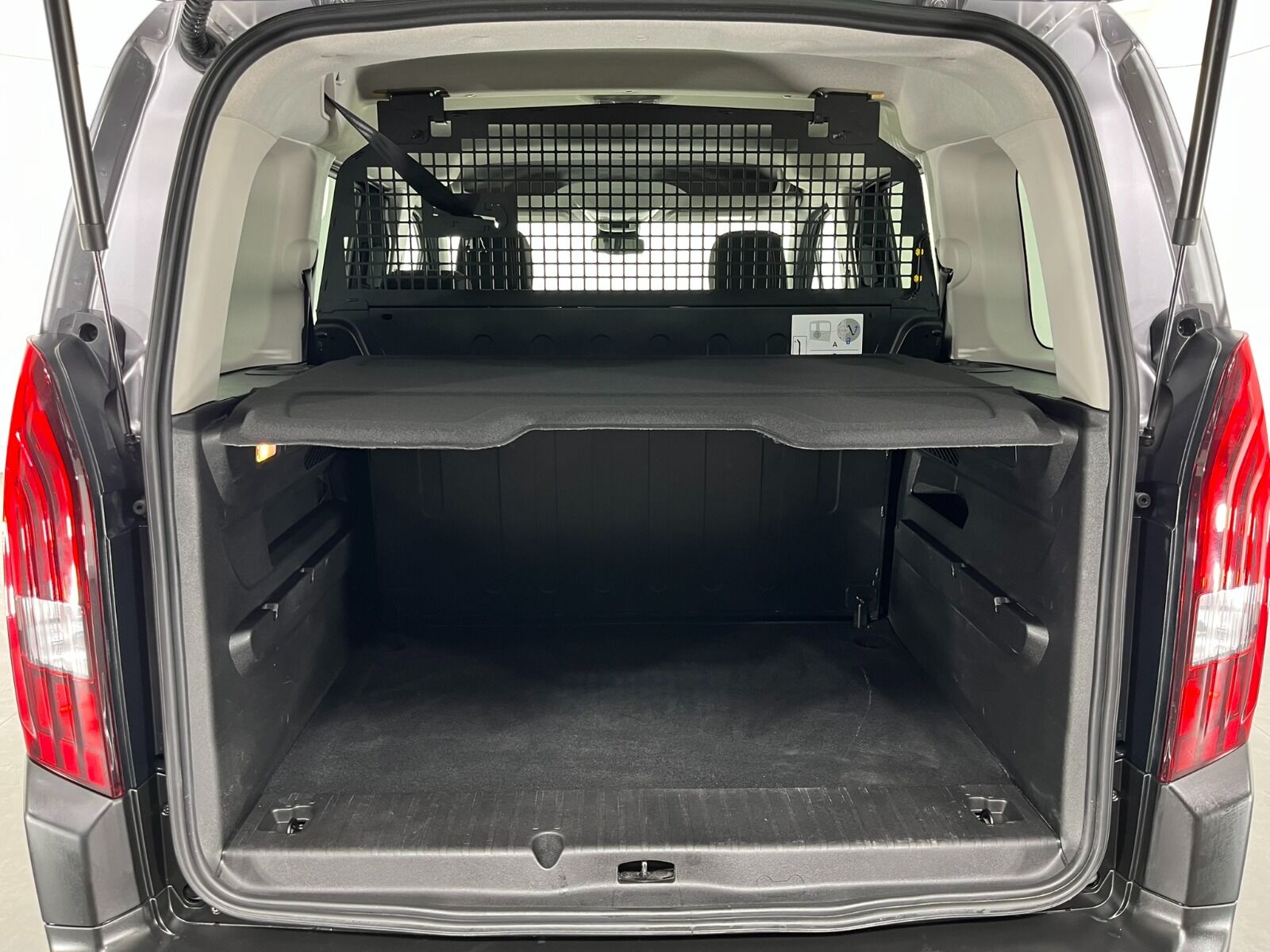 Peugeot Rifter Combi 1.5 BlueHDI Allure EAT8 - 2025 - Detay