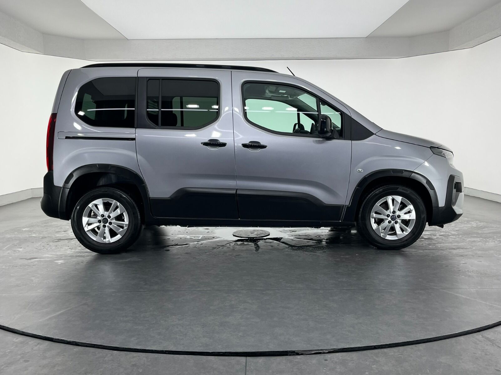 Peugeot Rifter Combi 1.5 BlueHDI Allure EAT8 - 2025 - Detay