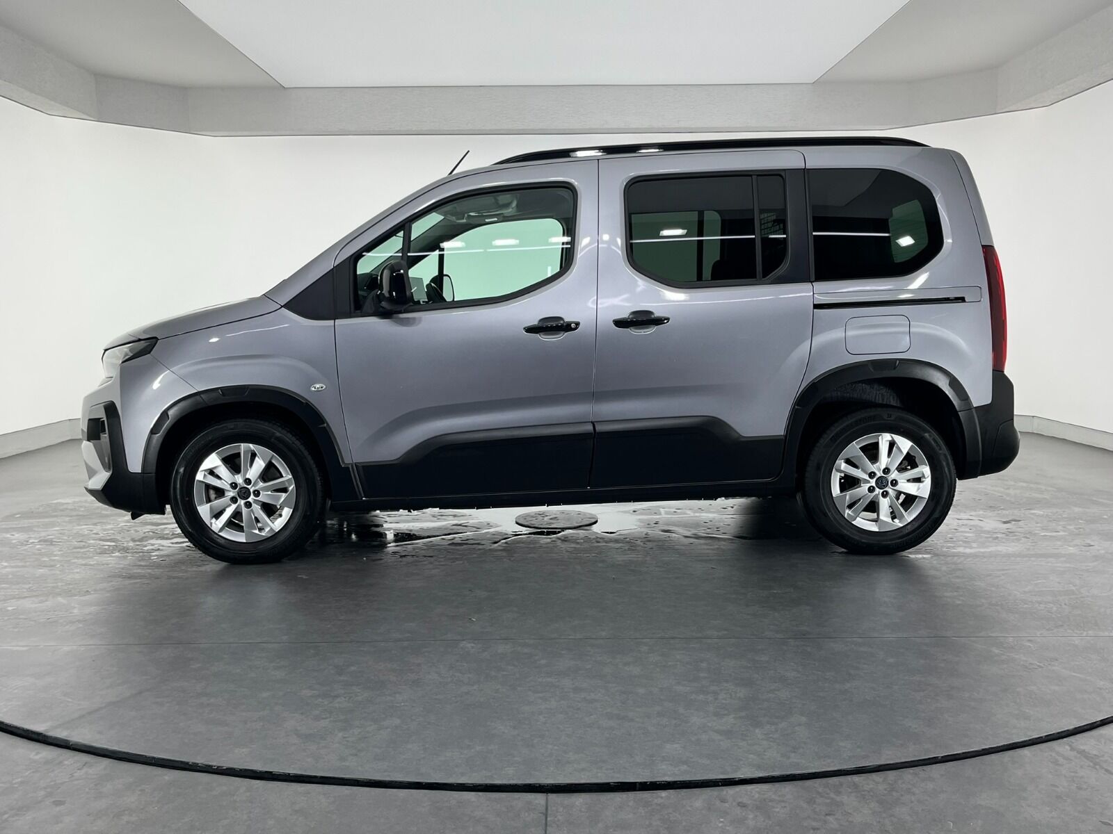 Peugeot Rifter Combi 1.5 BlueHDI Allure EAT8 - 2025 - Detay