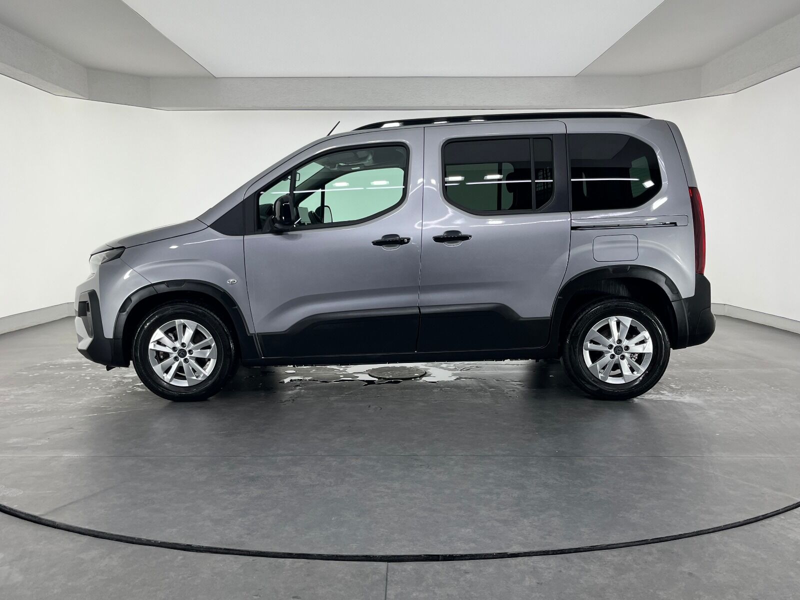 Peugeot Rifter 1.5 BlueHDI Allure EAT8 - 2025 - Detay
